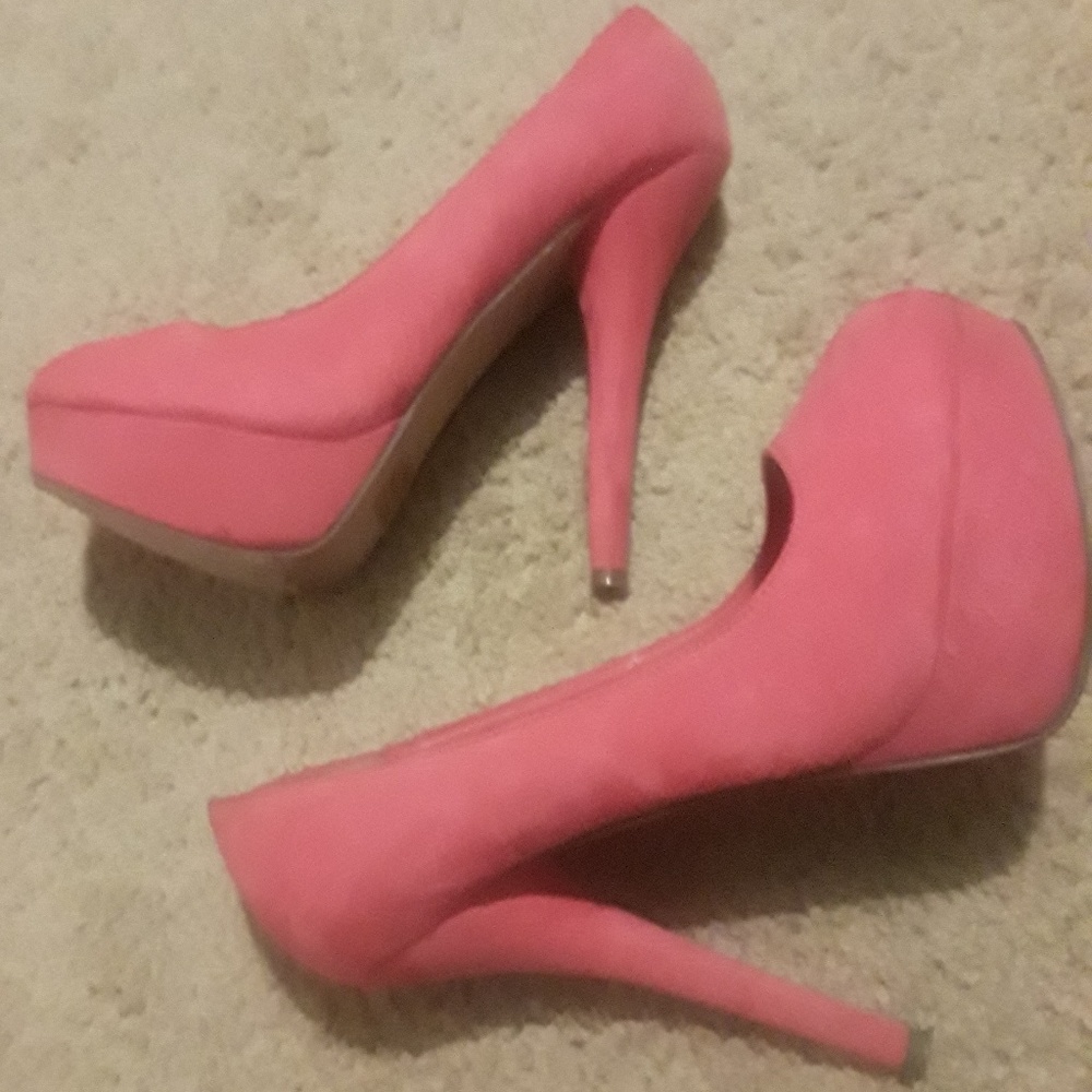 Breckelle's Hot Pink Suede Platform Pumps